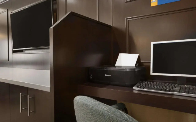 Spark by Hilton Woodstock