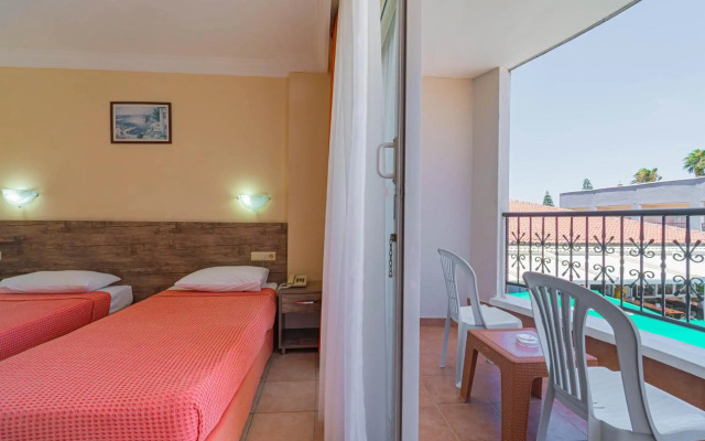 Sayanora Hotel & Park