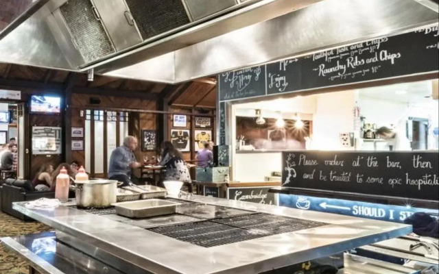 The Cambridge Hotel & Backpackers