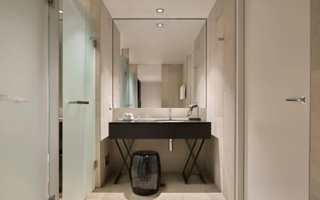 Burbury Hotel & Apartments