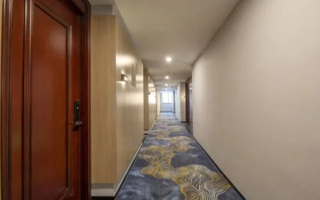 HuaJiYaShe Hotel (Huzhou Zhili Children's Clothing City)