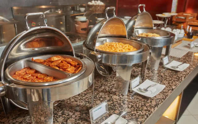 Holiday Inn & Suites Manila Galleria by IHG