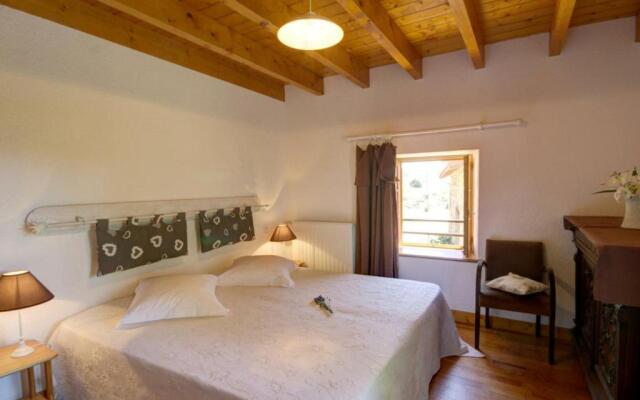 Gîte Les Salles, 3 pièces, 4 personnes - FR-1-496-66