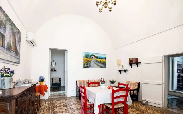 Quaint Holiday Home in Lecce Apulia near Town Center