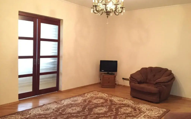 3h komnatnaja Kvartira v Novom Afone