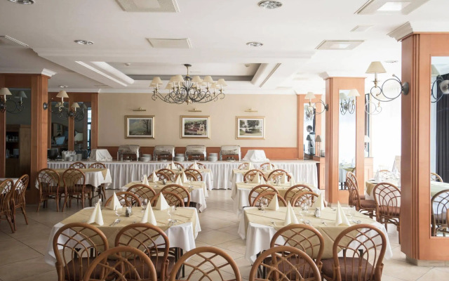 Hotel Marina Port