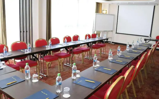 Golden Tulip Victoria Bucharest