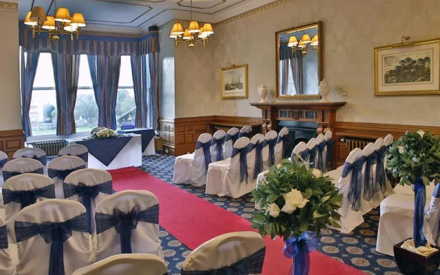 The Oaks Hotel