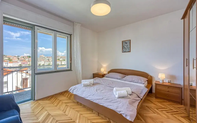 Enolabee Harbour View Apartment