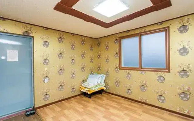 Taean Ggotji Haesong Pension
