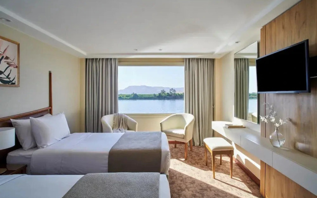 Mövenpick MS Royal Lotus