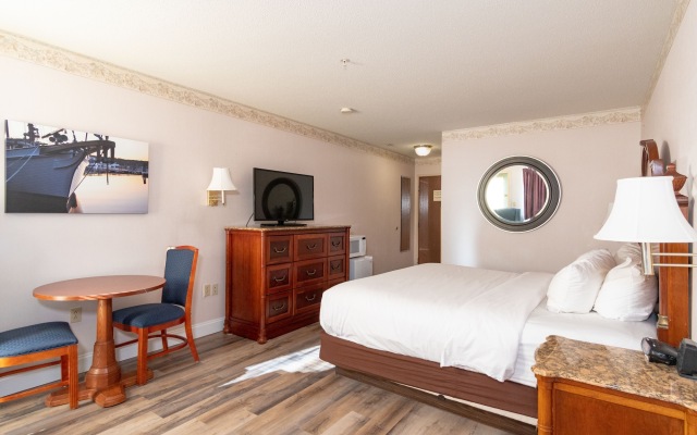 Fireside Inn & Suites - Belfast