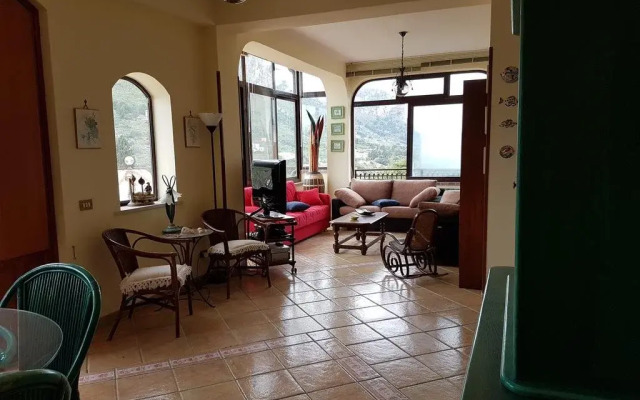 Villa del Golfo Urio with shared swimming pool