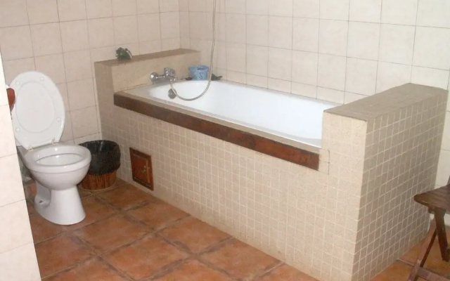House With 4 Bedrooms in Toamasina, With Terrace - 200 m From the Beac — фото 5