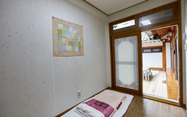 Go Woon Dang Hanok Guest House