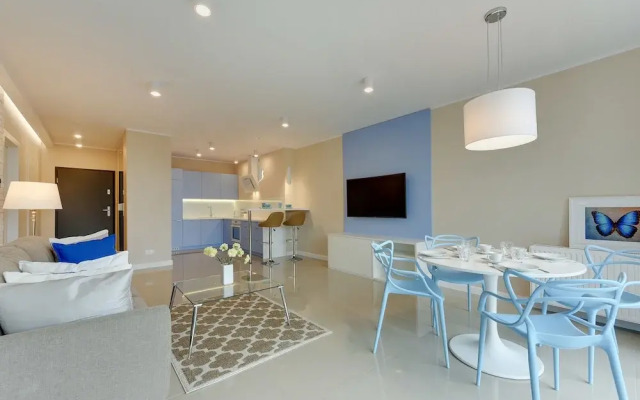 Blue Mandarin Apartments