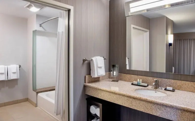 Courtyard Edmonton West