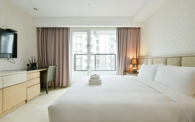Champs Elysees Hotel
