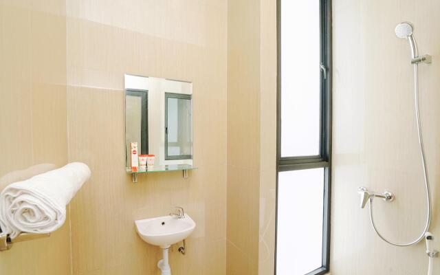 Capital O 449 The Colins