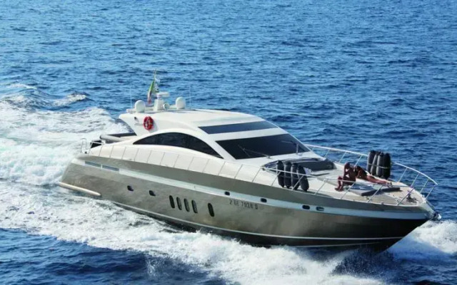 Yacht Mind Charter