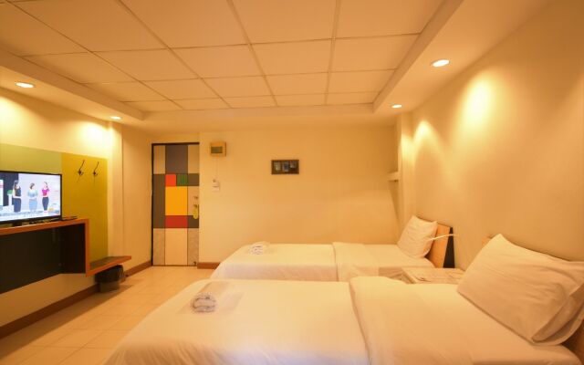 ROOM at PRACHACHUEN