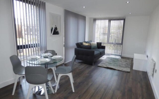 Luxury 1-bedroom Apartment With Free Parking