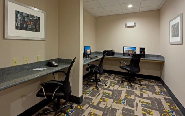 HOLIDAY INN EXP STES BATAVIA D by IHG