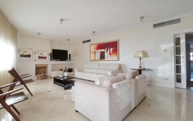 Entire floor parque nacoes prime apartments expo30