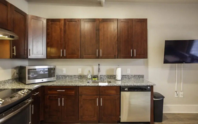 Broadway by Nashville Vacations