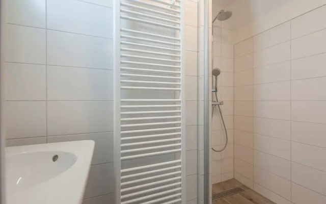 Luxurious Stately Villa With 3 Bathrooms, 1km From the Beach