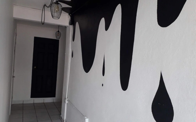 Vela Lounge & Hostel PV