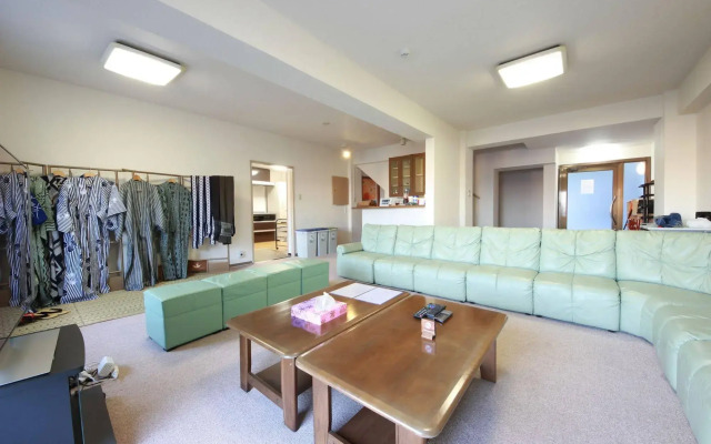 Shirahama White Beach House