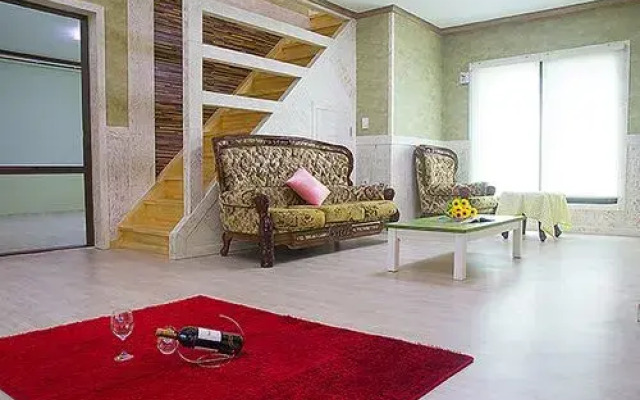 Suncheon Suncheon Bay Deulmaru Pension (Group Room)