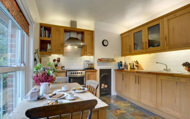 Holiday Home Eatenden Tower