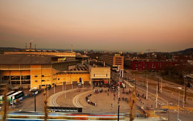 Holiday Inn Zurich - Messe by IHG