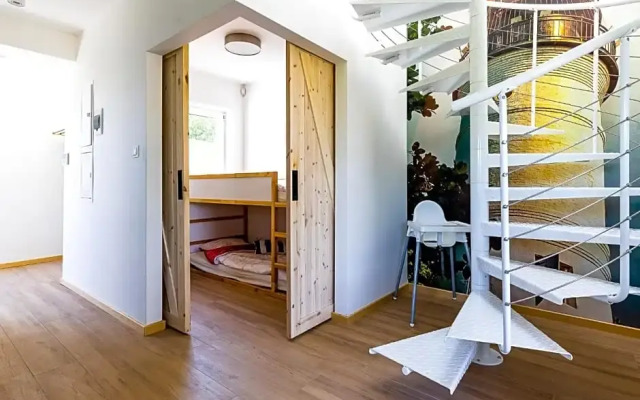 Seaview House with fireplace