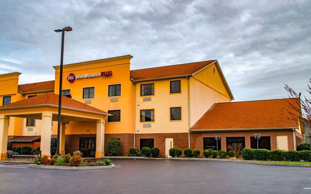 Best Western Plus Strawberry Inn & Suites