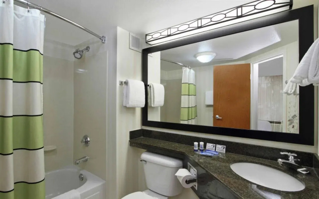 SureStay Plus Hotel by Best Western Scottsdale North (ex.Fairfield Inn by Marriott Scottsdale North)