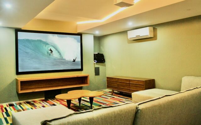 Menesse the City by Casago