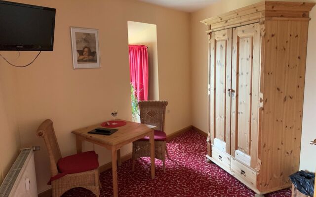 Hotel und Restaurant  Auf der Creuzburg