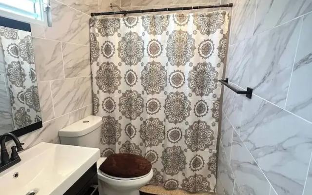 Garden Studio With Yard Space Near Mall & Airport