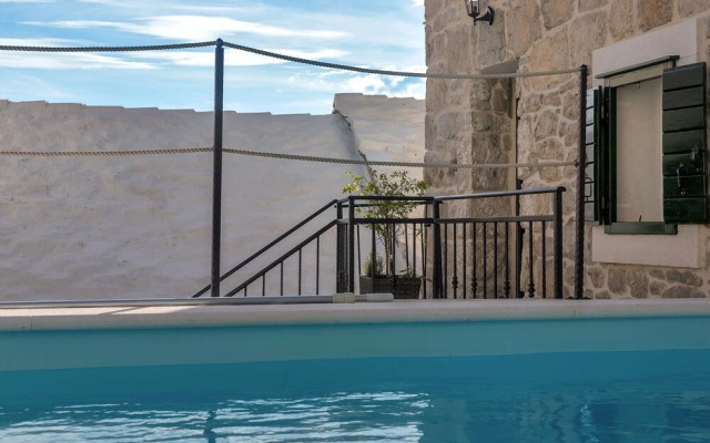 Villa Topolinath Pool