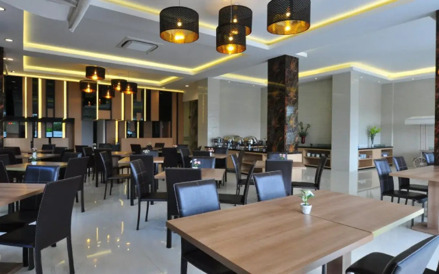 G Hotel