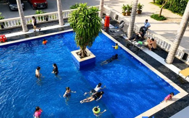 Hotel Hoang Thanh Thuy 3 – People – Xuyen Moc