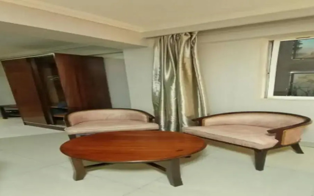 Decale Palace Hotel