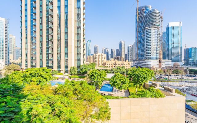 Modern DT Escape1BR with Upscale Comfort