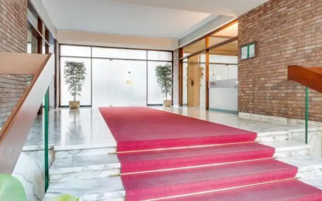 MM Bernini Roomy Apartment