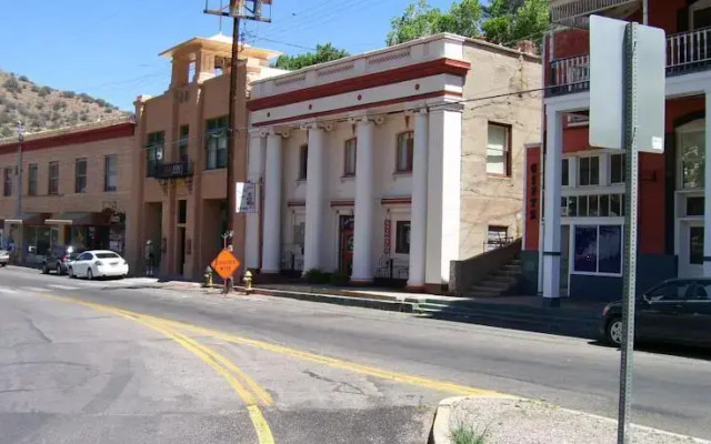 Jailhouse Inn