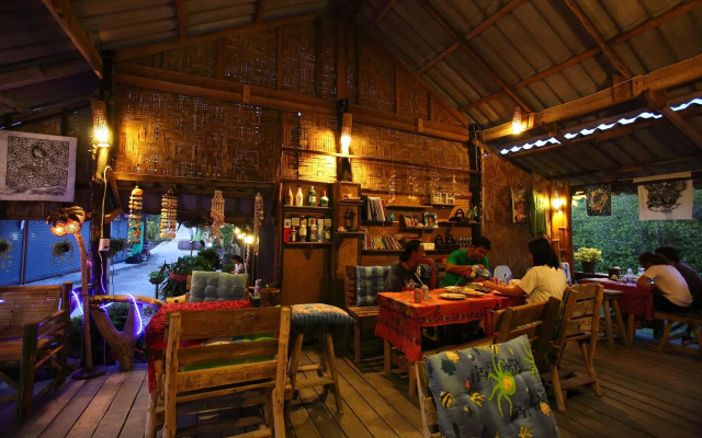 PP Red Tuna Hut