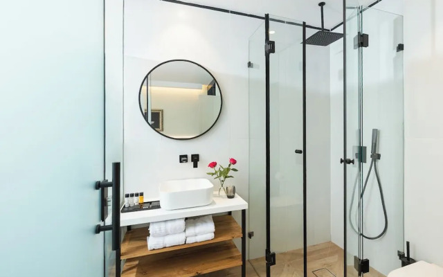Rephael House Boutique Hotel